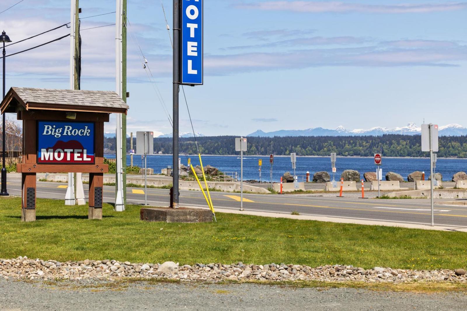 Big Rock Motel แคมป์เบลล์ริเวอร์ ภายนอก รูปภาพ