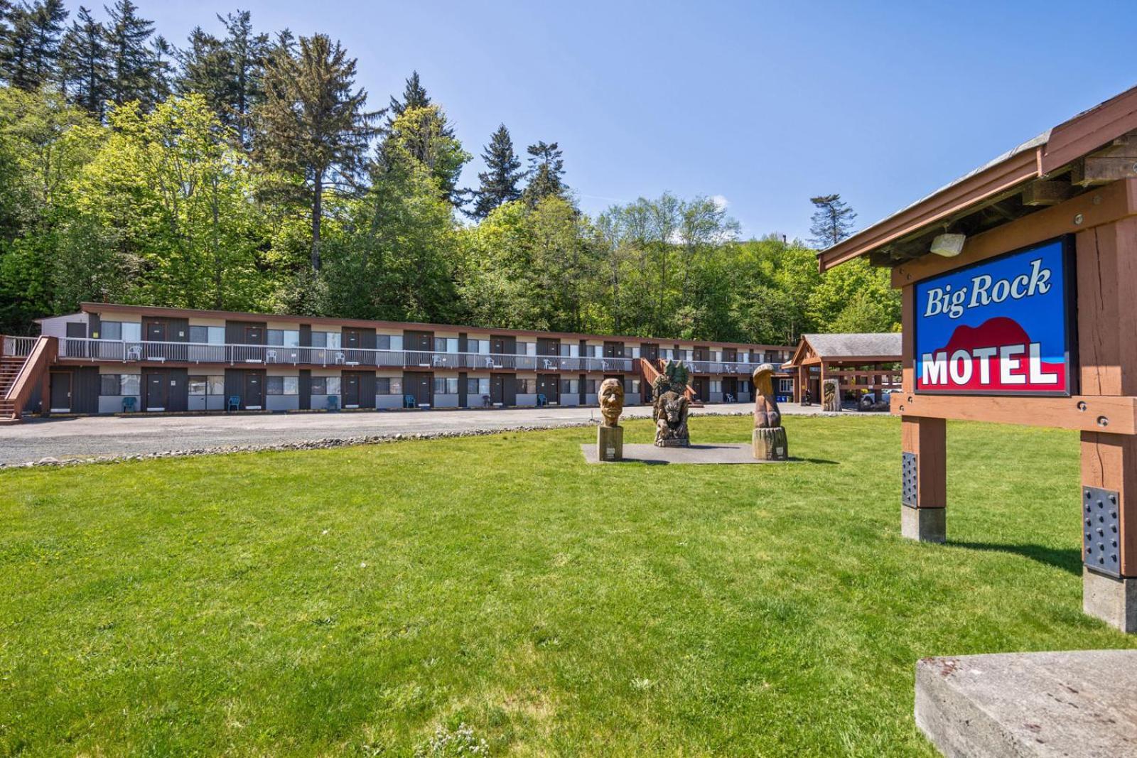 Big Rock Motel แคมป์เบลล์ริเวอร์ ภายนอก รูปภาพ